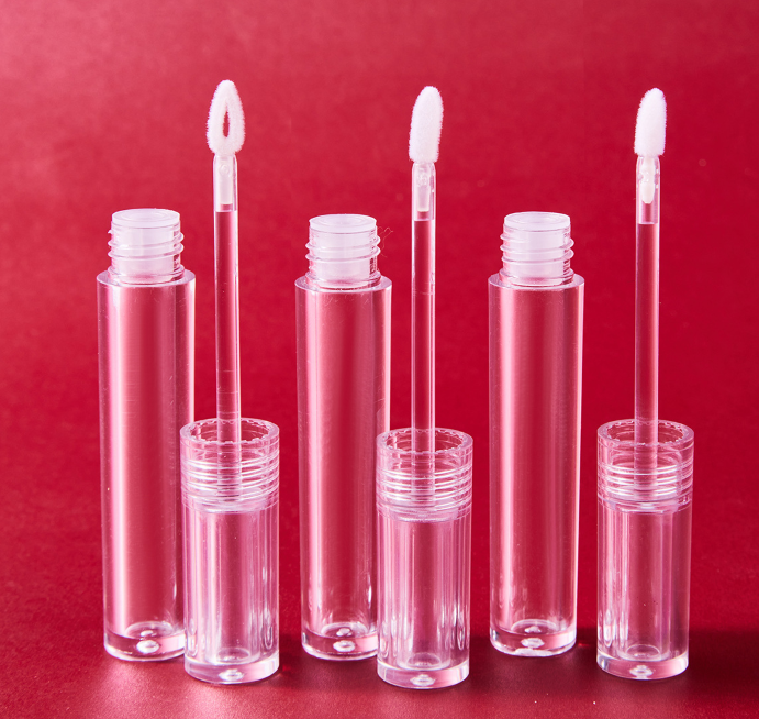 /uploads/image/2023/06/21/Round Lip gloss tube with diffrent applicator 1.jpg