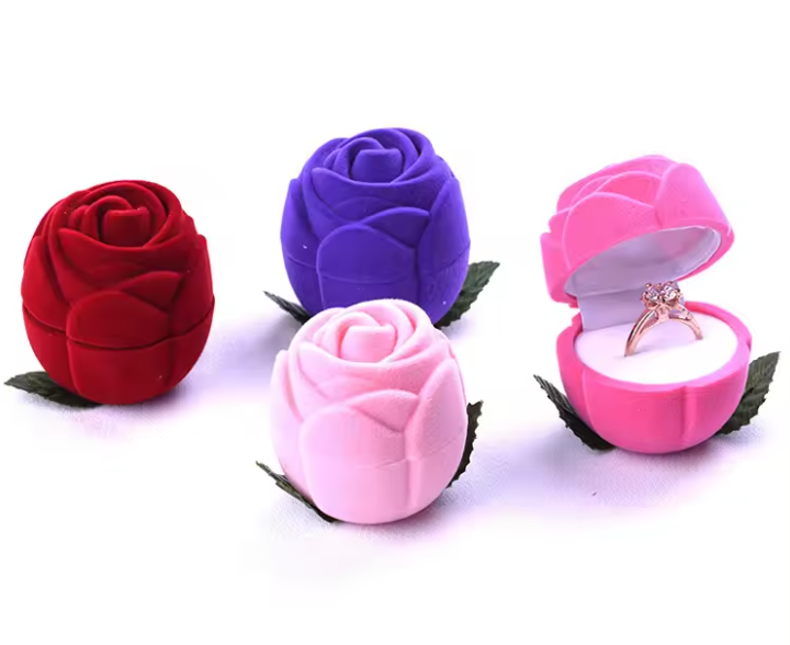 /uploads/image/2024/05/05/Wholesale custom various color velvet wedding rose ring box earring set gift packaging box jewelry box.png